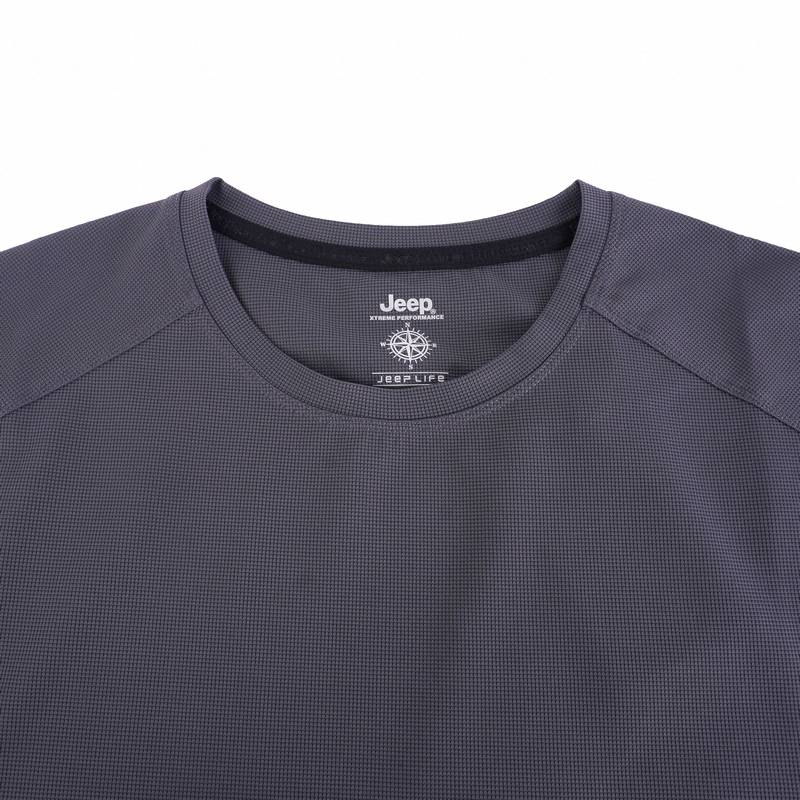 男子圆领短袖T恤