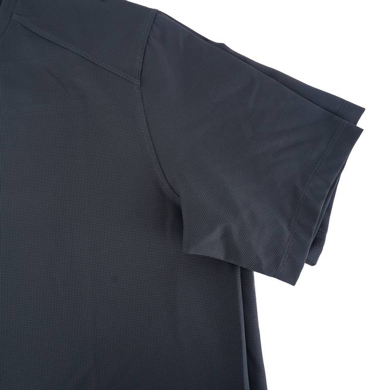 男子圆领短袖T恤