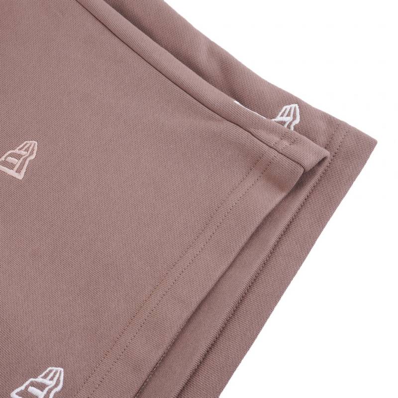 男子满印刺绣针织休闲短裤