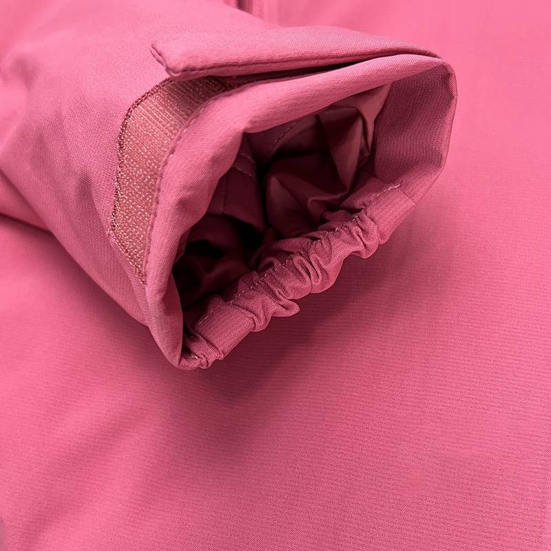 女子三合一加绒连帽时尚运动冲锋衣