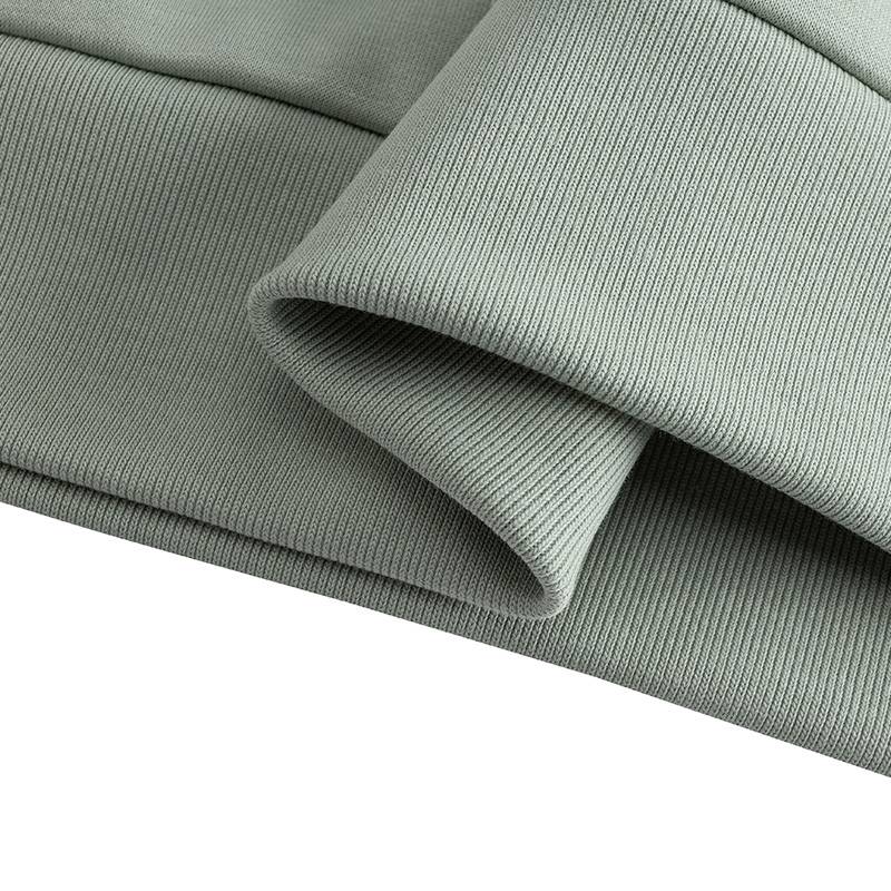 女子泡芙绒连帽卫衣