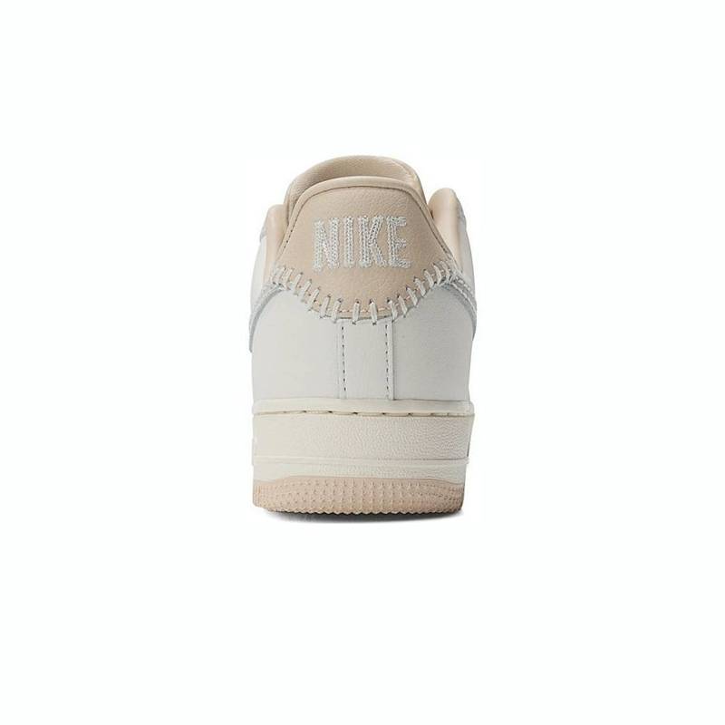 女子AIR FORCE 1 '07空军一号时尚运动板鞋HV1813-001