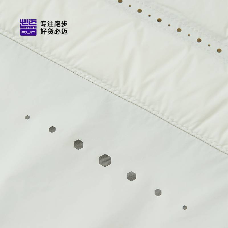 女子跑步轻量鹅绒马甲v3古白色FRWL006-2