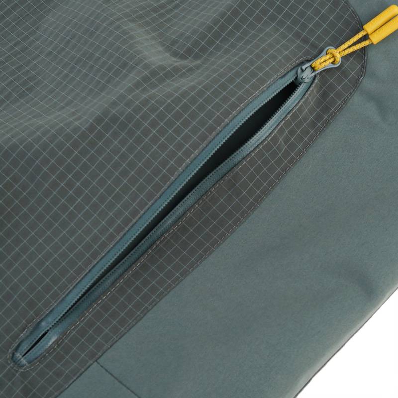 男子穿行系列防水冲锋衣运动徒步外套WE5884011