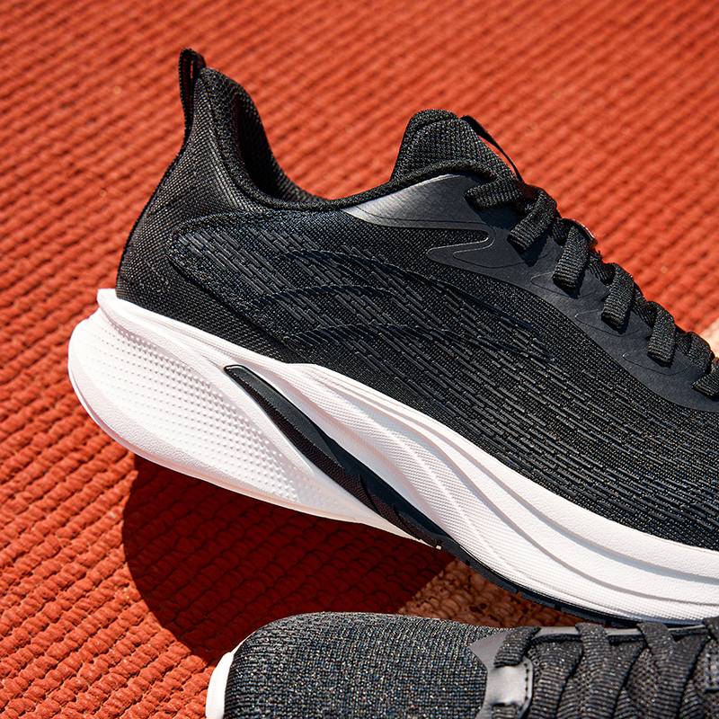 羚跑5代女子轻质缓震回弹跑鞋122535585-5