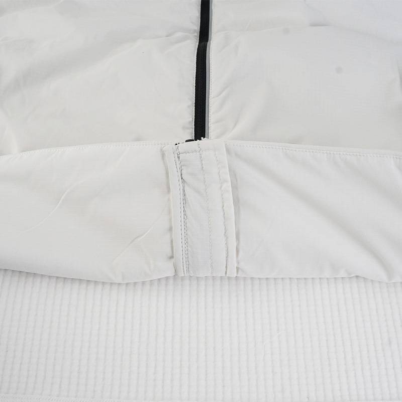 男式针梭织相拼棉服