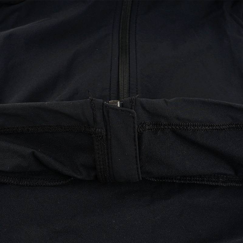 男户外简约时尚拒水运动连帽软壳衣we1602010