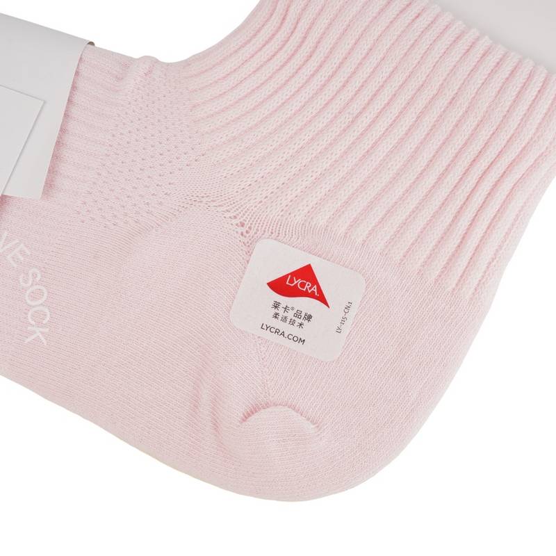 女子中筒棉袜三双装（颜色随机）