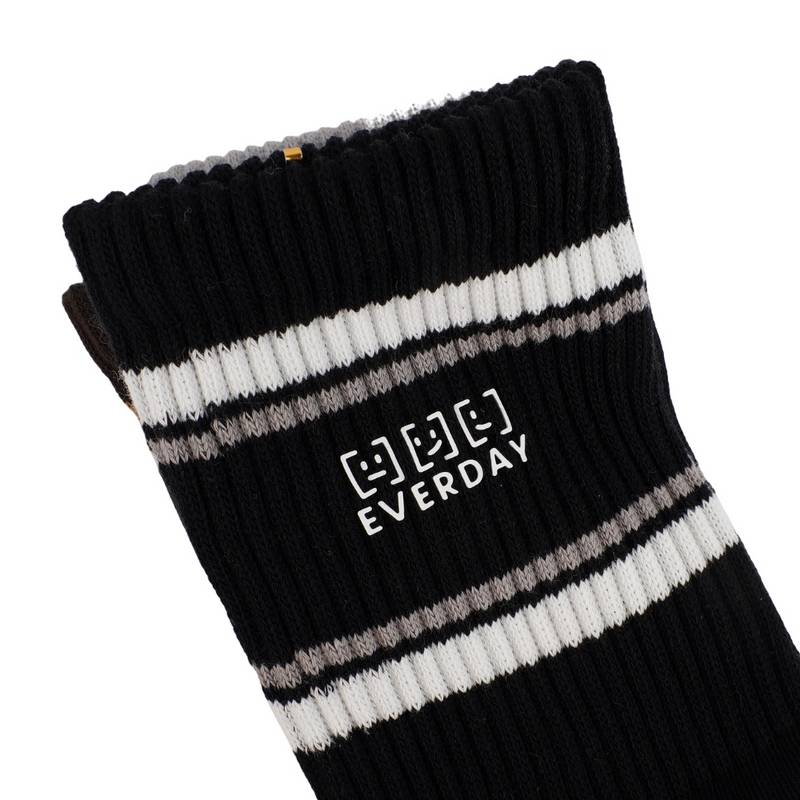 男子轻活透气运动中筒袜三双装（颜色随机）