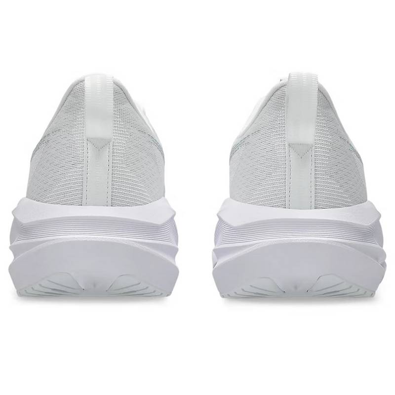 女子 NOVABLAST 5 轻便透气减震回弹支撑运动跑步鞋1012B765-100